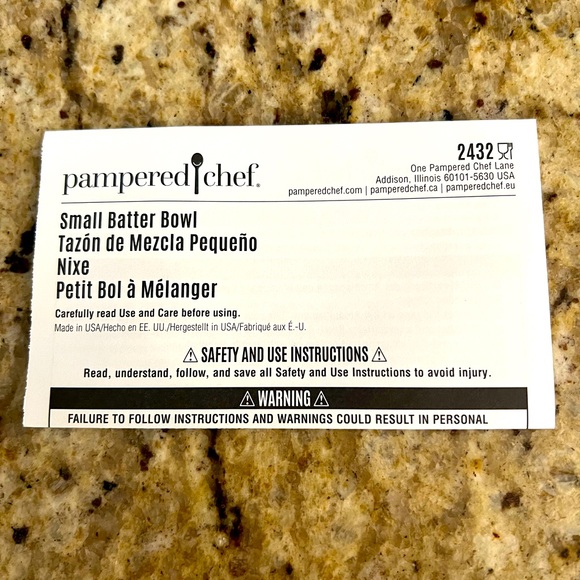 NIB Pampered Chef small batter bowl with lid #2432 - Picture 6 of 6